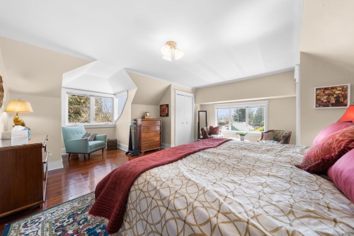 628 5Th Street E, North Vancouver, BC 