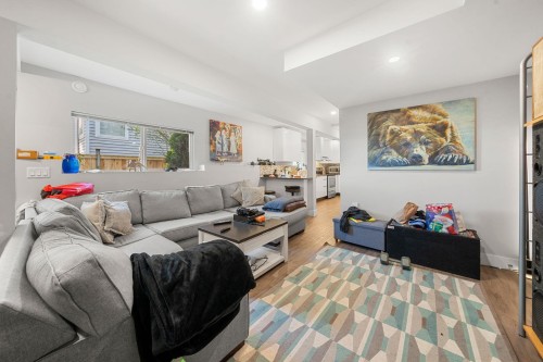 628 5Th Street E, North Vancouver, BC 