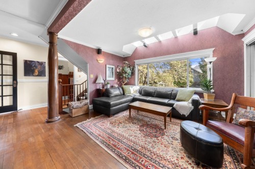 628 5Th Street E, North Vancouver, BC 