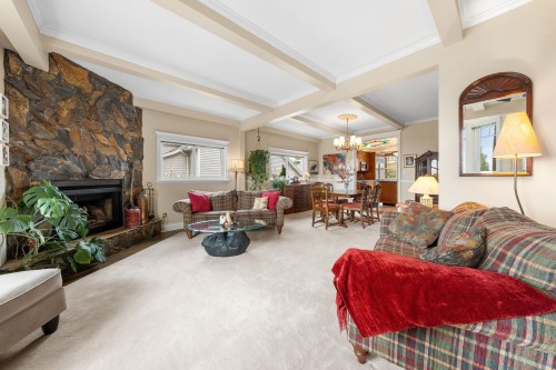 628 5Th Street E, North Vancouver, BC 