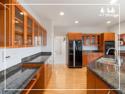 2570 Diamond Crescent, Coquitlam, BC - Indoor Photo Showing Kitchen With Double Sink