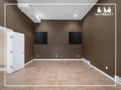 2570 Diamond Crescent, Coquitlam, BC - Indoor Photo Showing Other Room