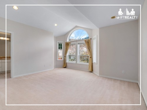 2570 Diamond Crescent, Coquitlam, BC - Indoor Photo Showing Other Room