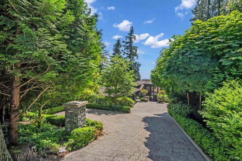 4668 Clovelly Walk, West Vancouver, BC - Outdoor