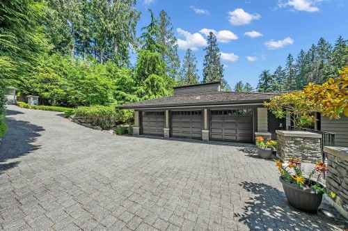 4668 Clovelly Walk, West Vancouver, BC - Outdoor