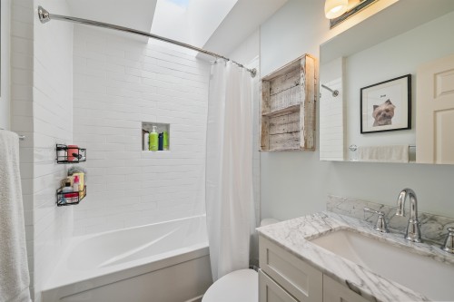 1071 Spar Drive, Coquitlam, BC - Indoor Photo Showing Bathroom