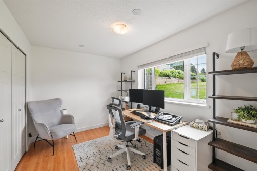 1071 Spar Drive, Coquitlam, BC - Indoor Photo Showing Office