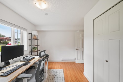 1071 Spar Drive, Coquitlam, BC - Indoor Photo Showing Office