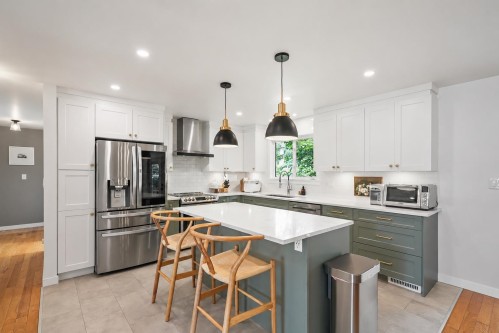 1071 Spar Drive, Coquitlam, BC - Indoor Photo Showing Kitchen With Upgraded Kitchen