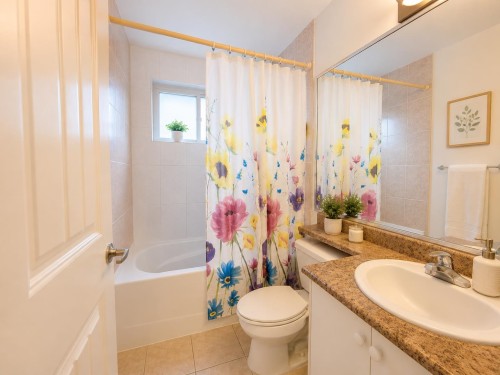 760 49Th Avenue E, Vancouver, BC - Indoor Photo Showing Bathroom