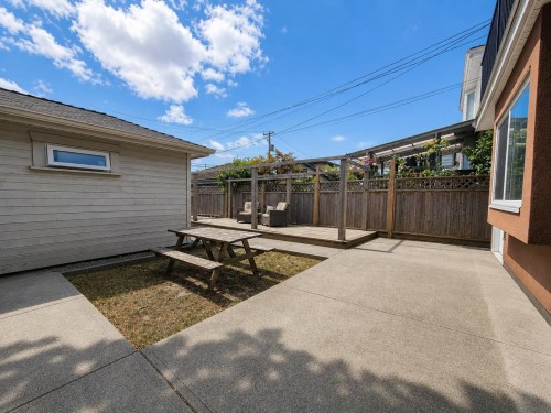760 49Th Avenue E, Vancouver, BC - Outdoor