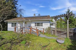 5689 Porpoise Bay Road Sechelt, BC V0N 1V0