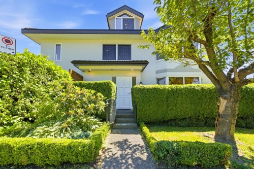305 17Th Street E, North Vancouver, BC - Outdoor