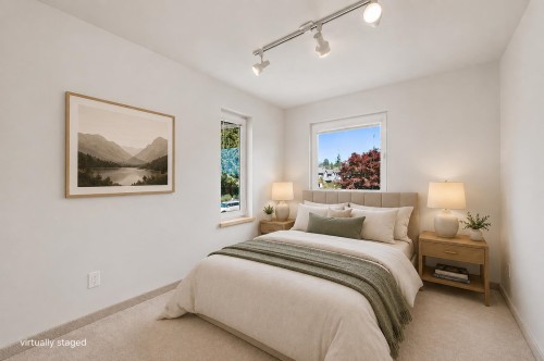 305 17Th Street E, North Vancouver, BC - Indoor Photo Showing Bedroom