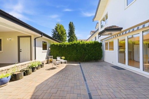 305 17Th Street E, North Vancouver, BC - Outdoor With Exterior