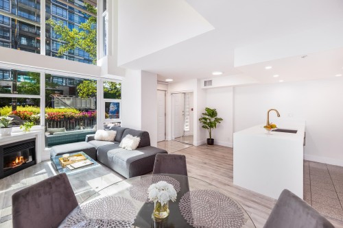 TH8-168 Esplanade Avenue E North Vancouver, BC V7L 4X8
