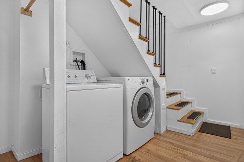 2316 Nanaimo Street, Vancouver, BC - Indoor Photo Showing Laundry Room