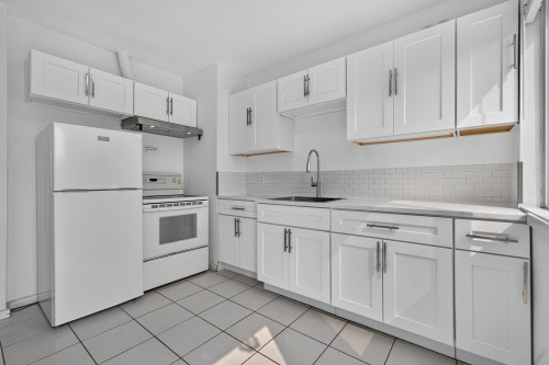 2316 Nanaimo Street, Vancouver, BC - Indoor Photo Showing Kitchen