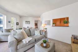 206-245 St. Davids Avenue  North Vancouver, BC V7L 3N9