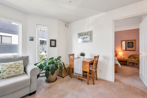 206-245 St. Davids Avenue, North Vancouver, BC - Indoor