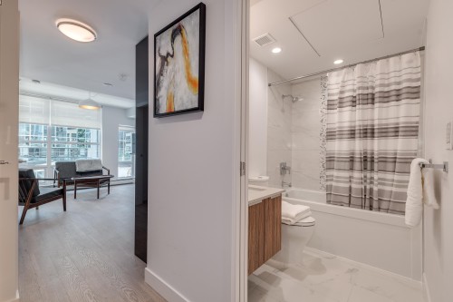 410-1283 Howe Street , Vancouver, BC V6Z 0E3 2