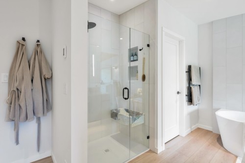5623 Eagle Court, North Vancouver, BC - Indoor Photo Showing Bathroom
