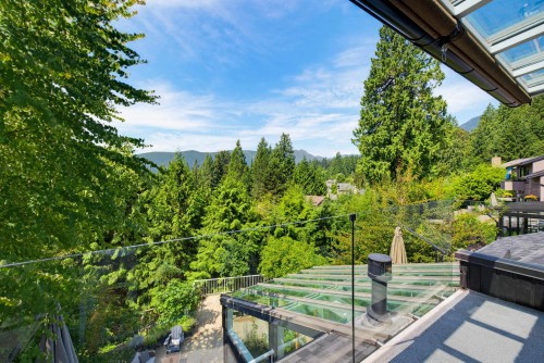 5623 Eagle Court, North Vancouver, BC - Outdoor