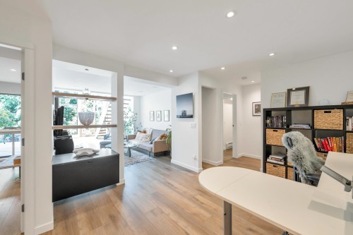 5623 Eagle Court, North Vancouver, BC - Indoor