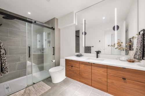 5623 Eagle Court, North Vancouver, BC - Indoor Photo Showing Bathroom