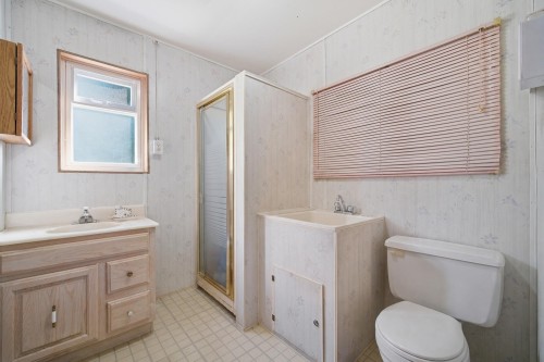 5480 Cathay Road, Richmond, BC - Indoor Photo Showing Bathroom