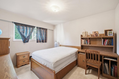 5480 Cathay Road, Richmond, BC - Indoor Photo Showing Bedroom