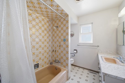 5480 Cathay Road, Richmond, BC - Indoor Photo Showing Bathroom