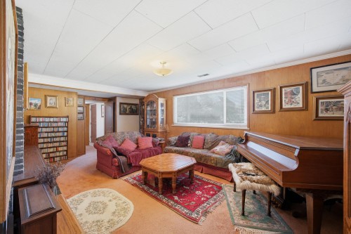 5480 Cathay Road, Richmond, BC - Indoor Photo Showing Living Room