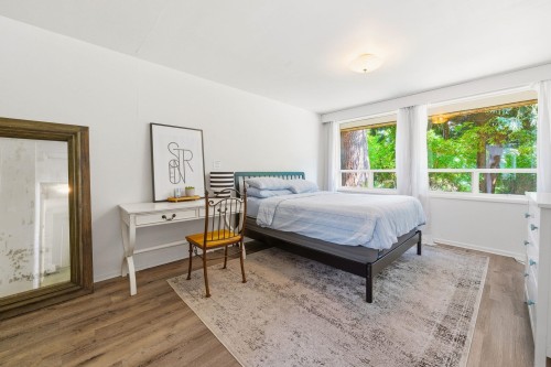 1463 Avonlynn Crescent, North Vancouver, BC - Indoor Photo Showing Bedroom