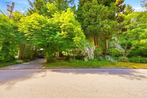 1463 Avonlynn Crescent, North Vancouver, BC - Outdoor