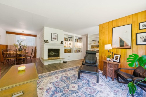 1463 Avonlynn Crescent, North Vancouver, BC - Indoor Photo Showing Living Room With Fireplace