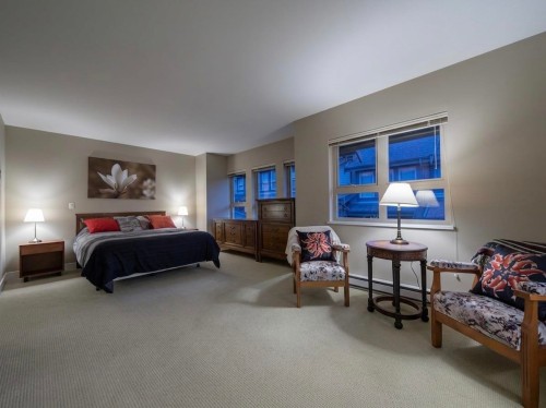 2982 Chesterfield Avenue, North Vancouver, BC - Indoor Photo Showing Bedroom