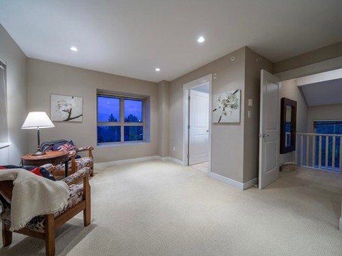 2982 Chesterfield Avenue, North Vancouver, BC - Indoor Photo Showing Other Room