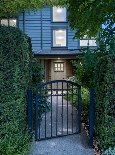 2982 Chesterfield Avenue, North Vancouver, BC - Outdoor