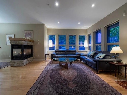 2982 Chesterfield Avenue, North Vancouver, BC - Indoor Photo Showing Living Room With Fireplace