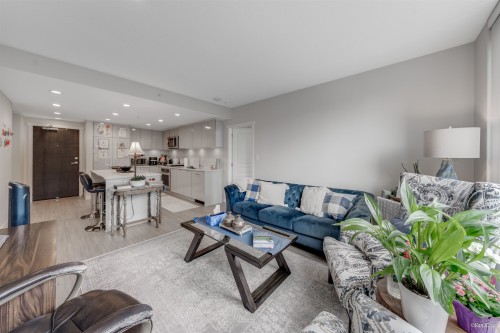 304-3100 Windsor Gate, Coquitlam, BC - Indoor Photo Showing Living Room