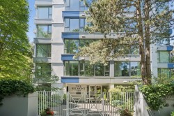 402-5425 Yew Street  Vancouver, BC V6M 3X7