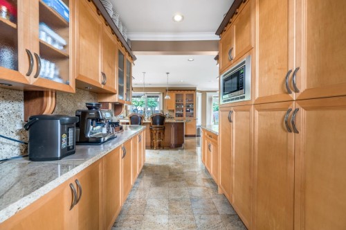 7351 Grandy Road, Richmond, BC - Indoor Photo Showing Kitchen
