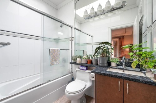 7351 Grandy Road, Richmond, BC - Indoor Photo Showing Bathroom
