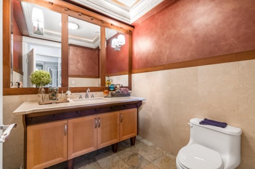 7351 Grandy Road, Richmond, BC - Indoor Photo Showing Bathroom