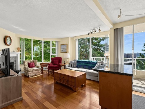 303-412 Twelfth Street  New Westminster, BC V3M 6R2