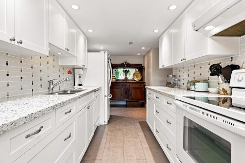 1059 Old Lillooet Road, North Vancouver, BC - Indoor Photo Showing Kitchen With Double Sink