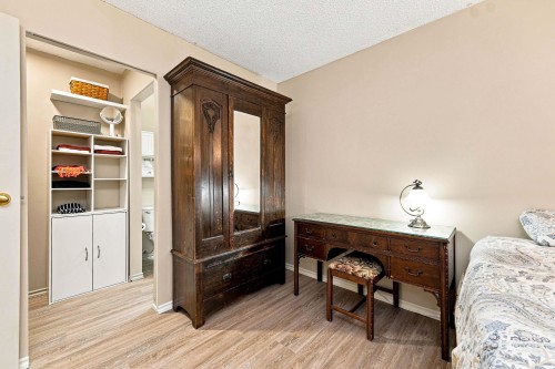 1059 Old Lillooet Road, North Vancouver, BC - Indoor Photo Showing Bedroom