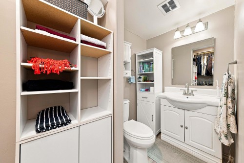1059 Old Lillooet Road, North Vancouver, BC - Indoor Photo Showing Bathroom