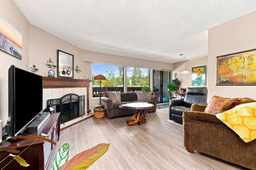 1059 Old Lillooet Road, North Vancouver, BC - Indoor Photo Showing Living Room With Fireplace